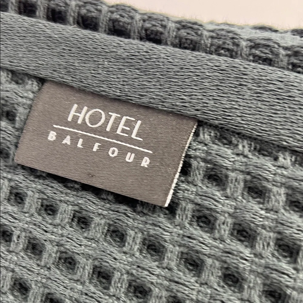2 Hotel Balfour Bath Towel Set Black Waffle Knit Lightweight Turkish Cotton NEW